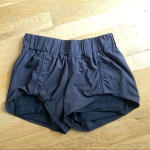 Lululemon Shorts, size 6
